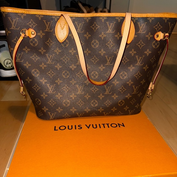 Louis Vuitton Handbags - Neverfull MM Louis Vuitton Bag - Rose Beige